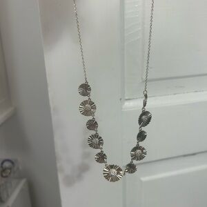 Loft outlet Elegant Silver Floral Necklace